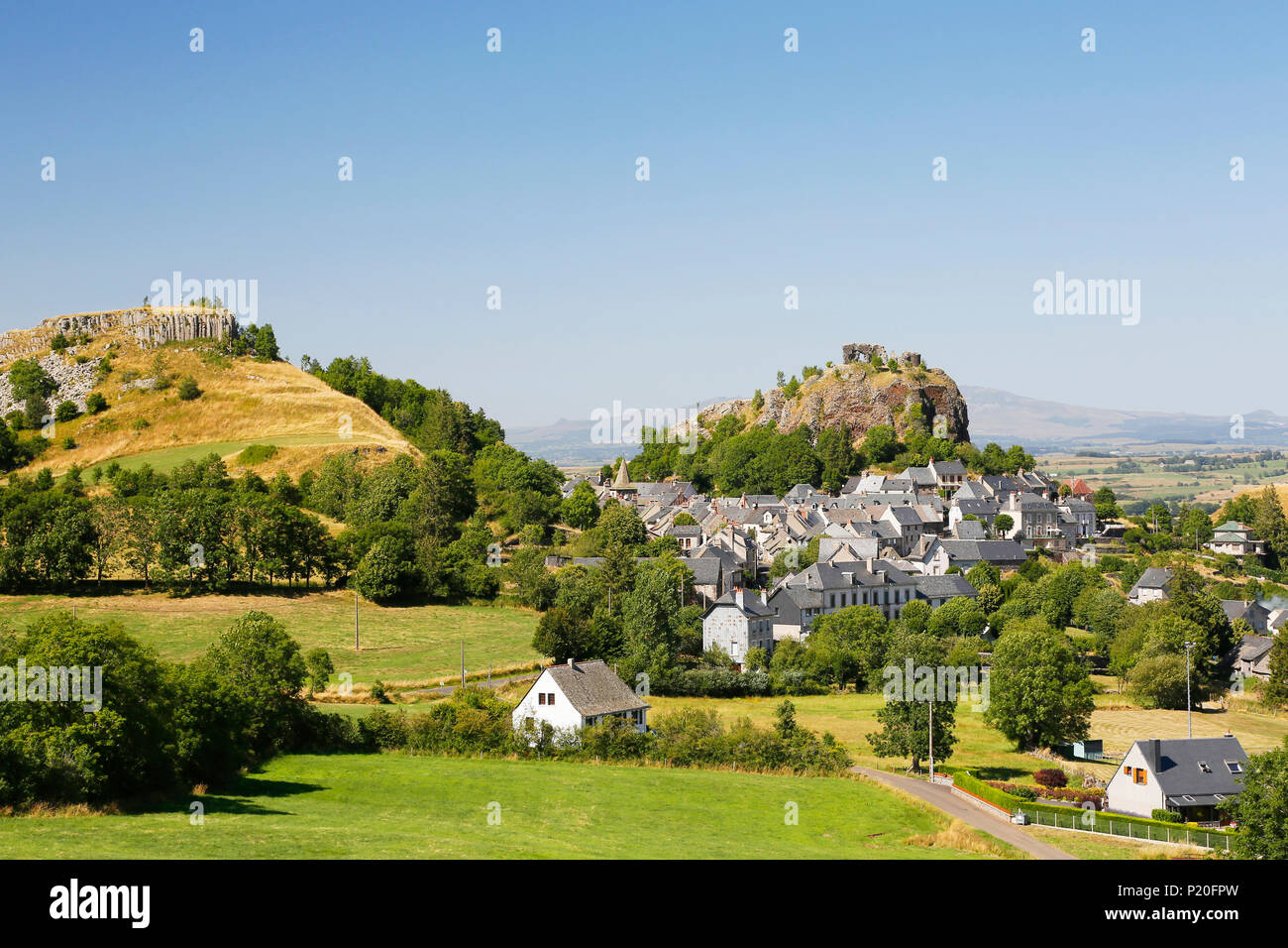 The Massif Central. Cantal. Cheylade. Valley Cheylade. General view of the village of Apchon. Stock Photo