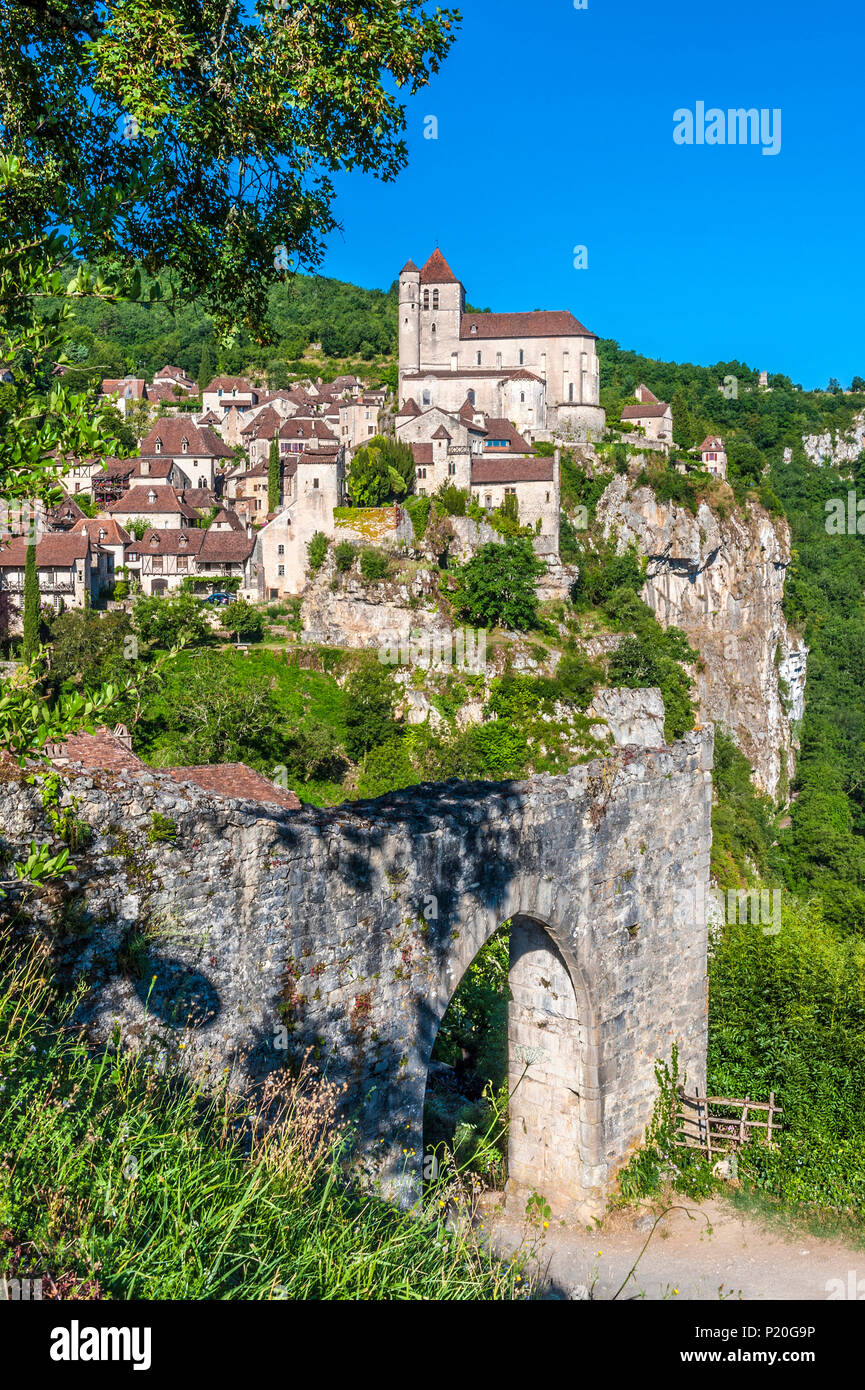 France, Lot, Causses du Quercy regional natural park, St Cirq-Lapopie