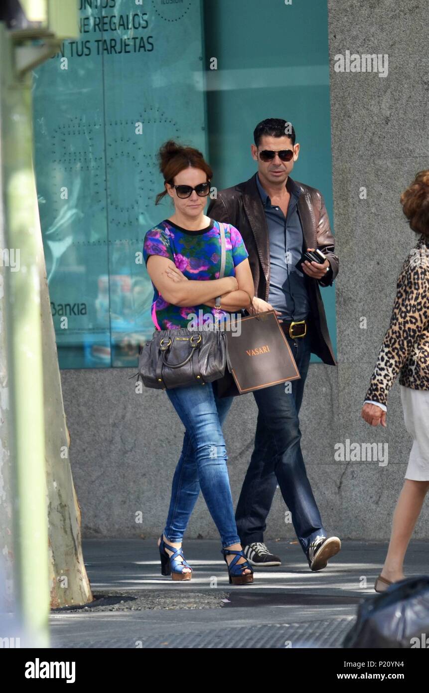 FERNANDO HIERRO APROVECHA UNA TARDE LIBRE PARA PASEAR JUNTO A SU MUJER Y VISITAR LAS MEJORES TIENDAS DEL BARRIO DE SALAMANCA.        Fernando Hierro is the new coach of Spain, after being fired Julen Lopetegui, after being signed by Real Madrid   Cordon Press Stock Photo