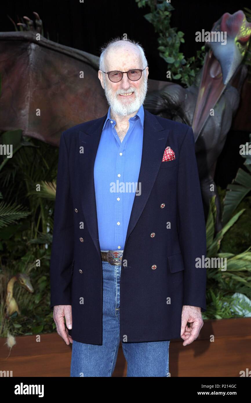 Los Angeles, CA, USA. 12th June, 2018. James Cromwell at arrivals for JURASSIC WORLD: FALLEN KINGDOM Premiere, Walt Disney Concert Hall, Los Angeles, CA June 12, 2018. Credit: Priscilla Grant/Everett Collection/Alamy Live News Stock Photo