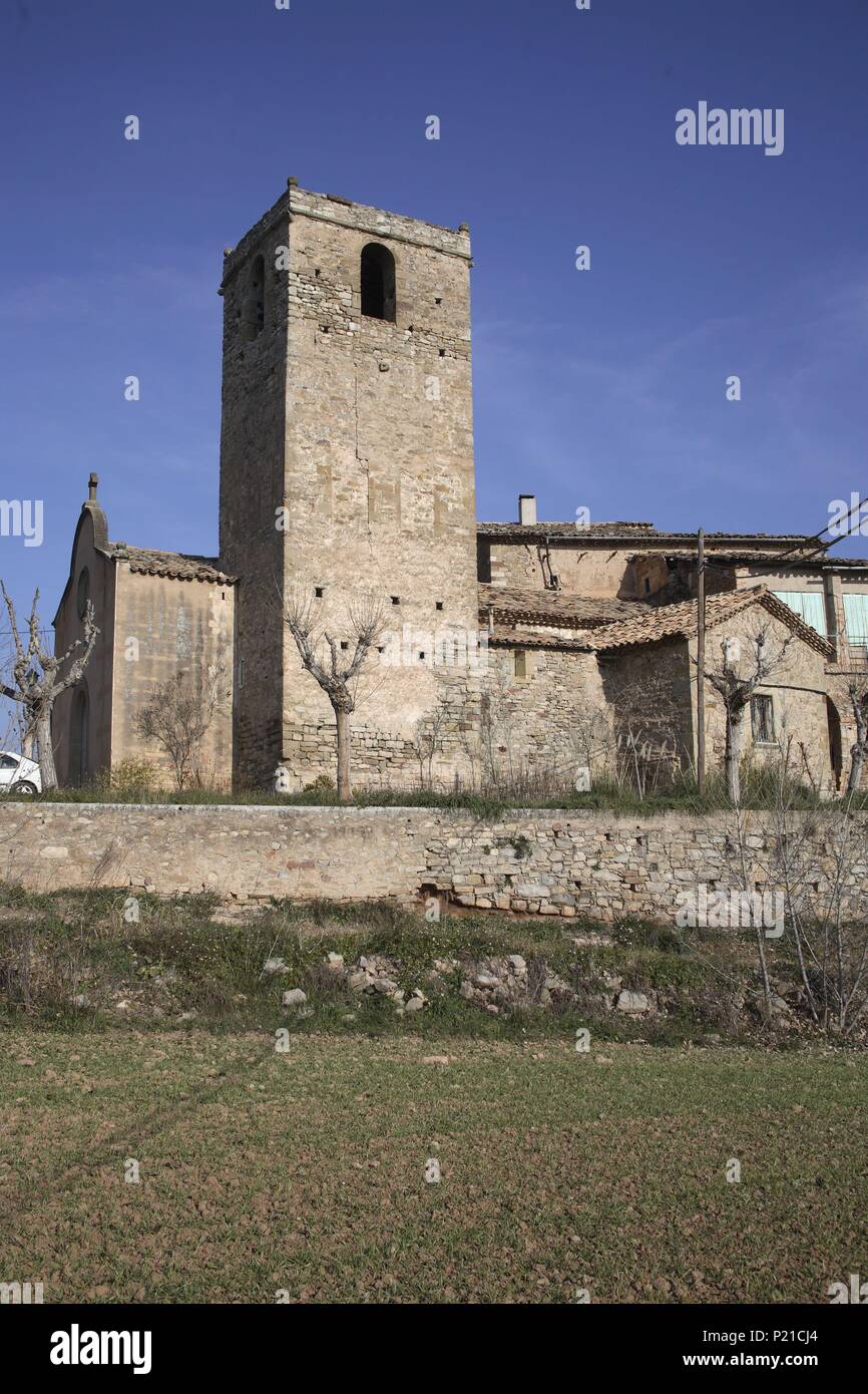 SPAIN - Catalonia - Bagés (district) - Barcelona. cerca de Avinyó; iglesia / esglesia de Santa María d' Horta (origen románico). Stock Photo