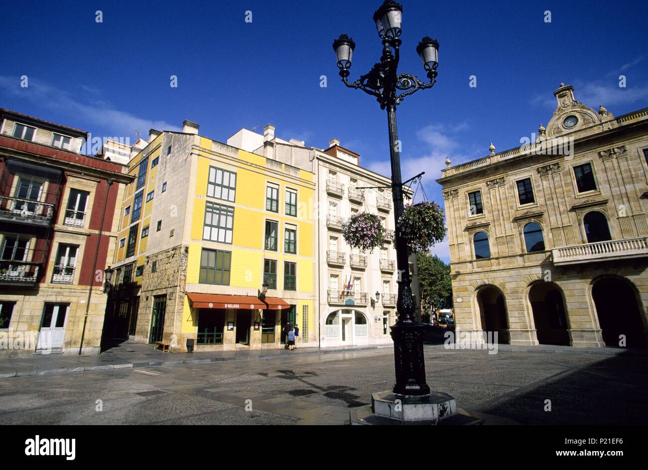 Gijón; plaza Mayor y Ayuntamiento Stock Photo Alamy