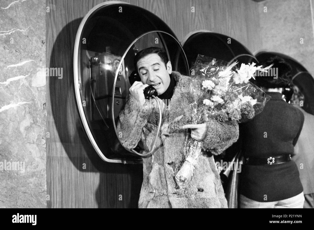 Original Film Title LOS NOVIOS DE MI MUJER. English Title LOS NOVIOS