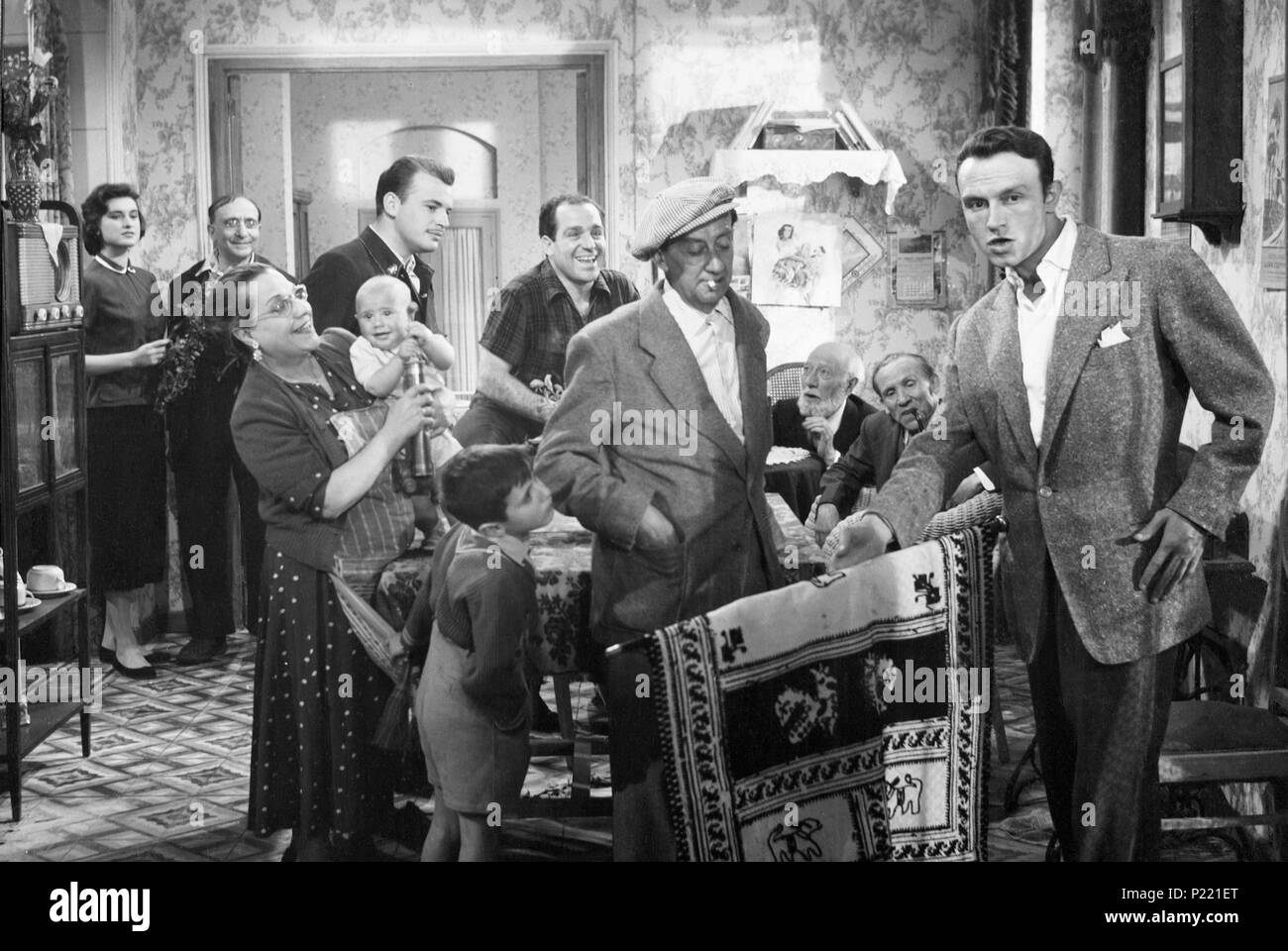 Original Film Title: MANOLO GUARDIA URBANO.  English Title: MANOLO GUARDIA URBANO.  Film Director: RAFAEL J. SALVIA.  Year: 1956.  Stars: TONY LEBLANC. Credit: ARIEL FILMS / Album Stock Photo
