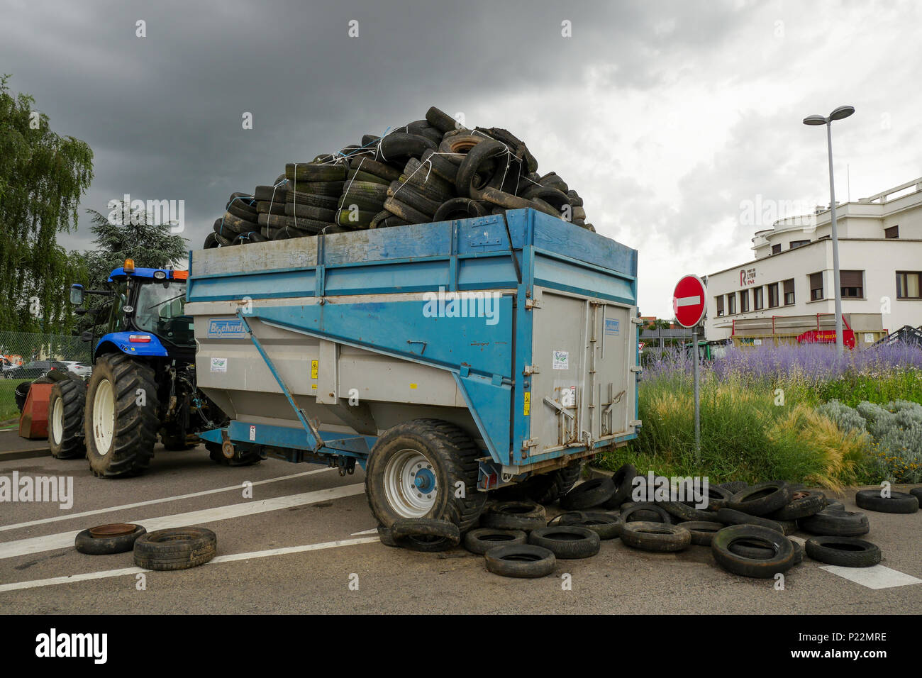 Lyon, France, 12th June 2018: Farmers, members of FNSEA and Jeunes Agriculteurs (in english, Young Farmers) are seen in Lyon (Central-Eastern France)  Stock Photo