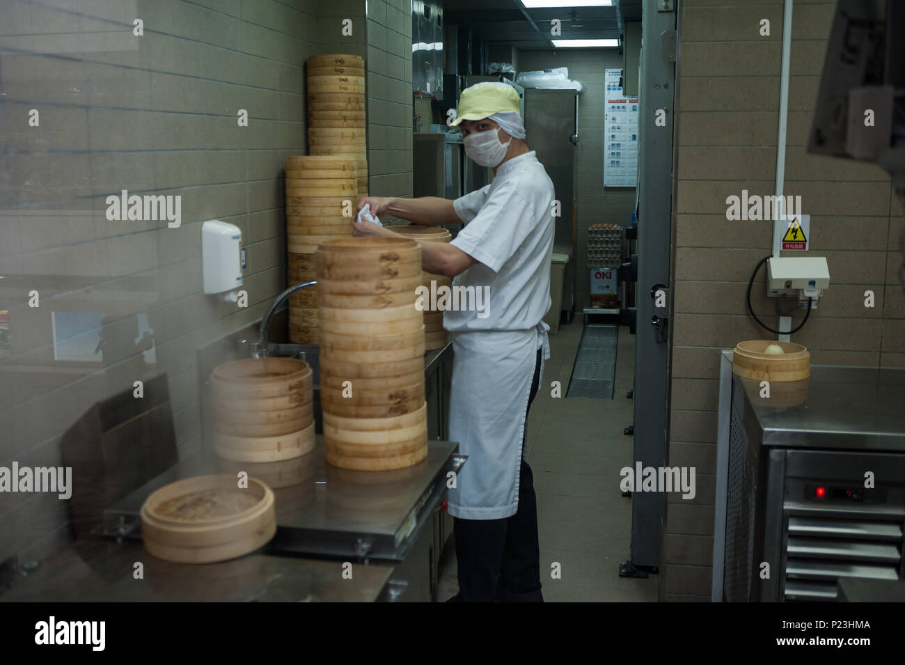 Singapore, Singapore, employee in a Dim Sum restaurant in the Wisma Atria Stock Photo