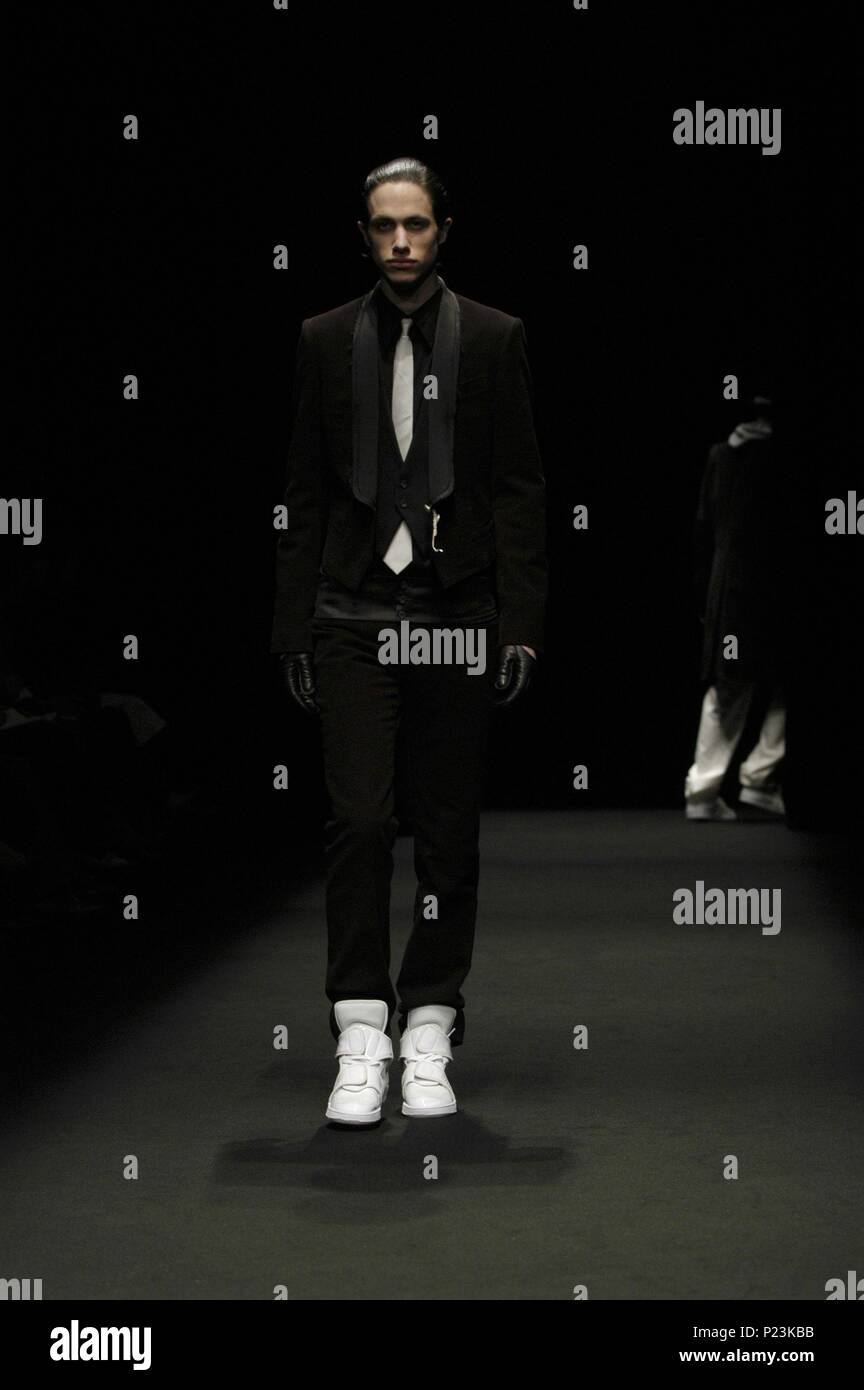 03 06 Tokyo Fashion Week Model Wearing A Ato Design Clothes At The Fashion Show Held In Meiji Jingu Memorial Picture Gallery Designer Ato Matsumoto Stock Photo Alamy