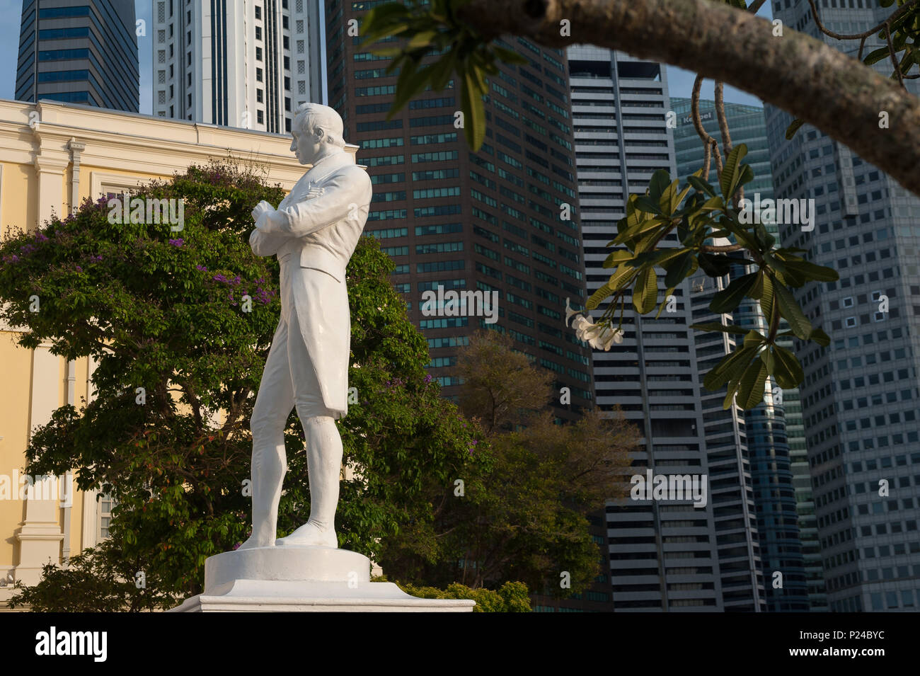 Singapore, Singapore, statue of Sir Thomas Stamford Raffles Stock Photo