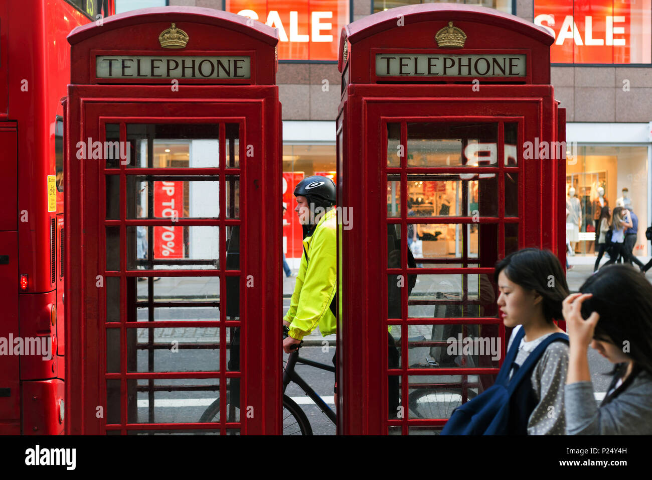 Phone booths hi-res stock photography and images - Alamy