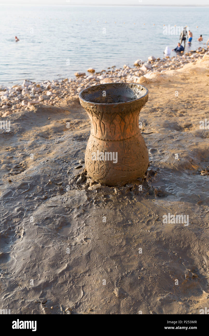 Mud pot, Sowayma, Dead Sea, Stock Alamy