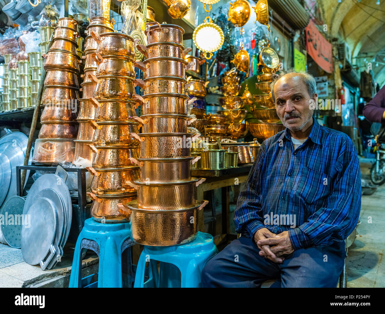 Wakil bazaar in Shiraz, copper frying pans Stock Photo