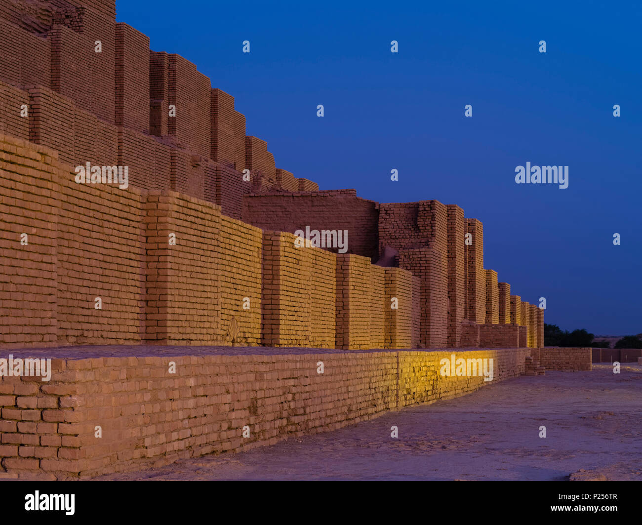 Elamite terraced temple at Chogha Zanbil Stock Photo - Alamy