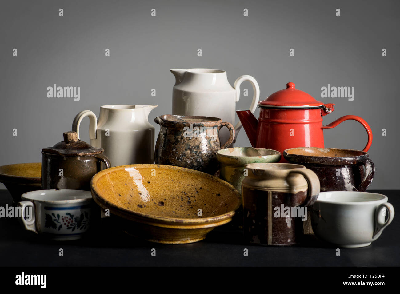 Vintage kitchenware hi-res stock photography and images - Alamy