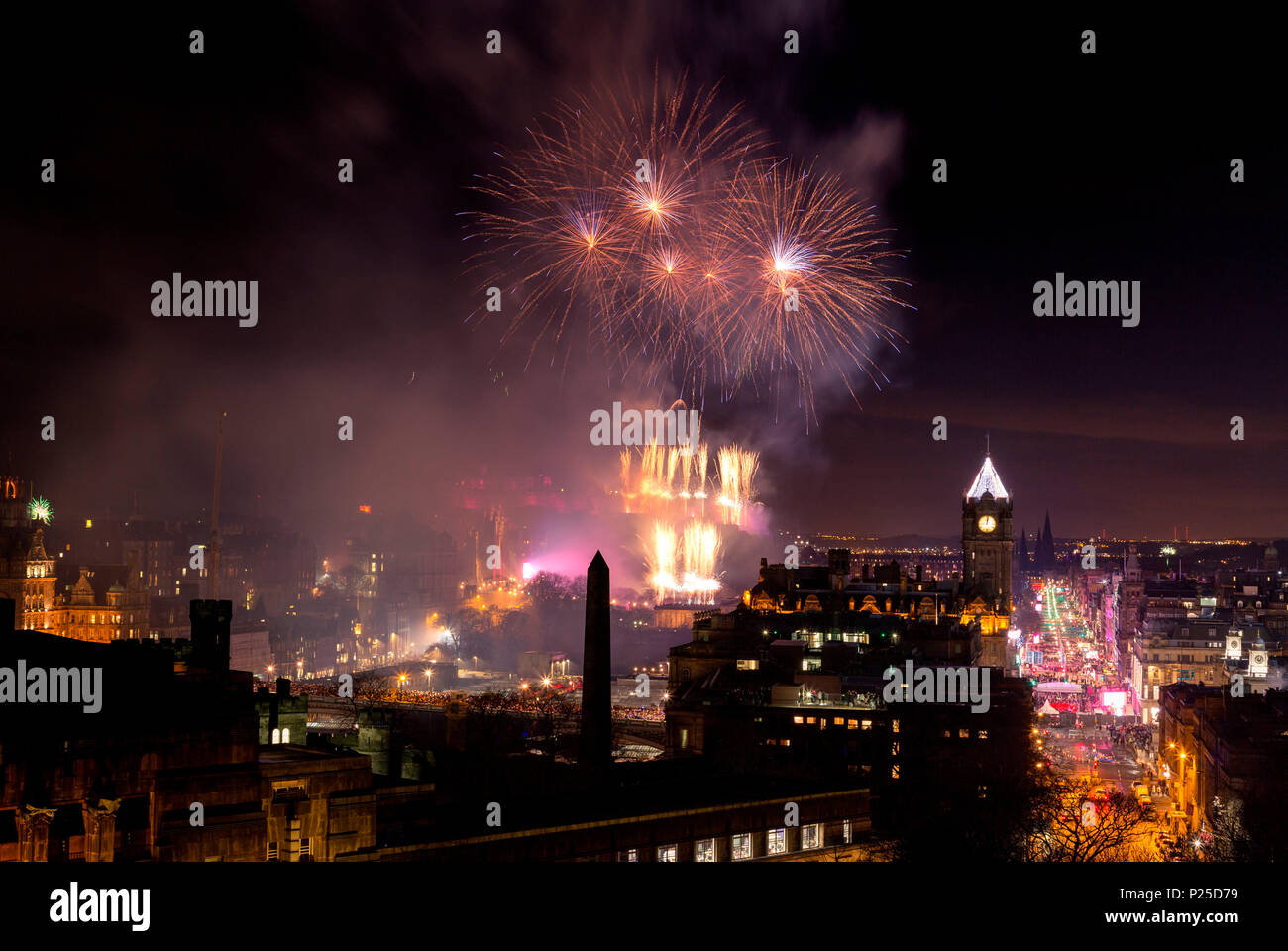 New Year's Eve in Edinburgh, Fireworks display from Calton Hill. Scotland, UK Stock Photo