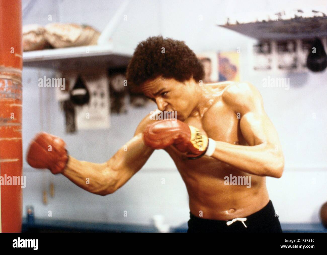 Original Film Title: BODY AND SOUL. English Title: BODY AND SOUL. Film  Director: GEORGE BOWERS. Year: 1981. Stars: LEON ISAAC KENNEDY. Credit:  CANNON FILMS / Album Stock Photo - Alamy