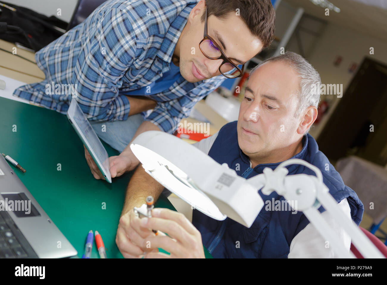 fixing an electronic device Stock Photo Circuit Diagram