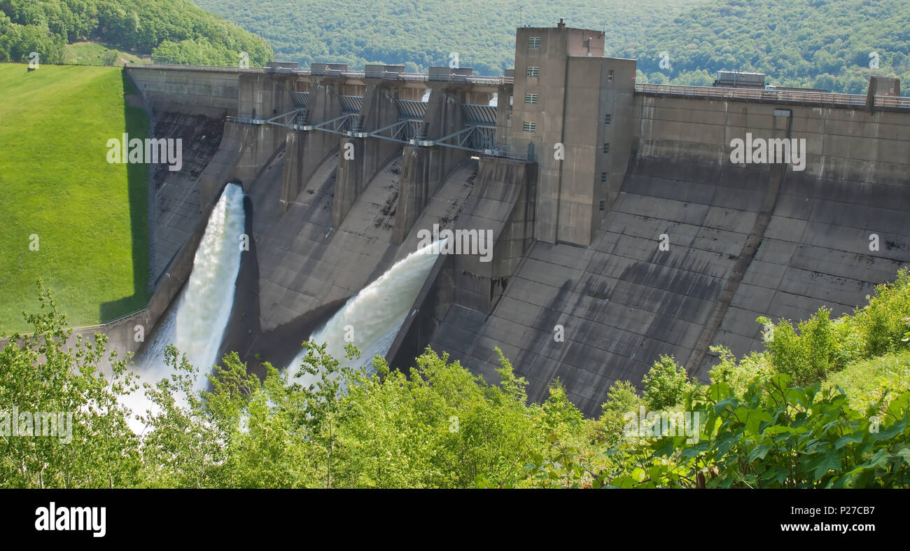 Kinzua Dam in Warren County, Pennsylvania Stock Photo