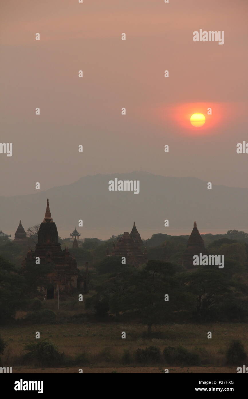 Pagodas in bagan myanmar hi-res stock photography and images - Alamy