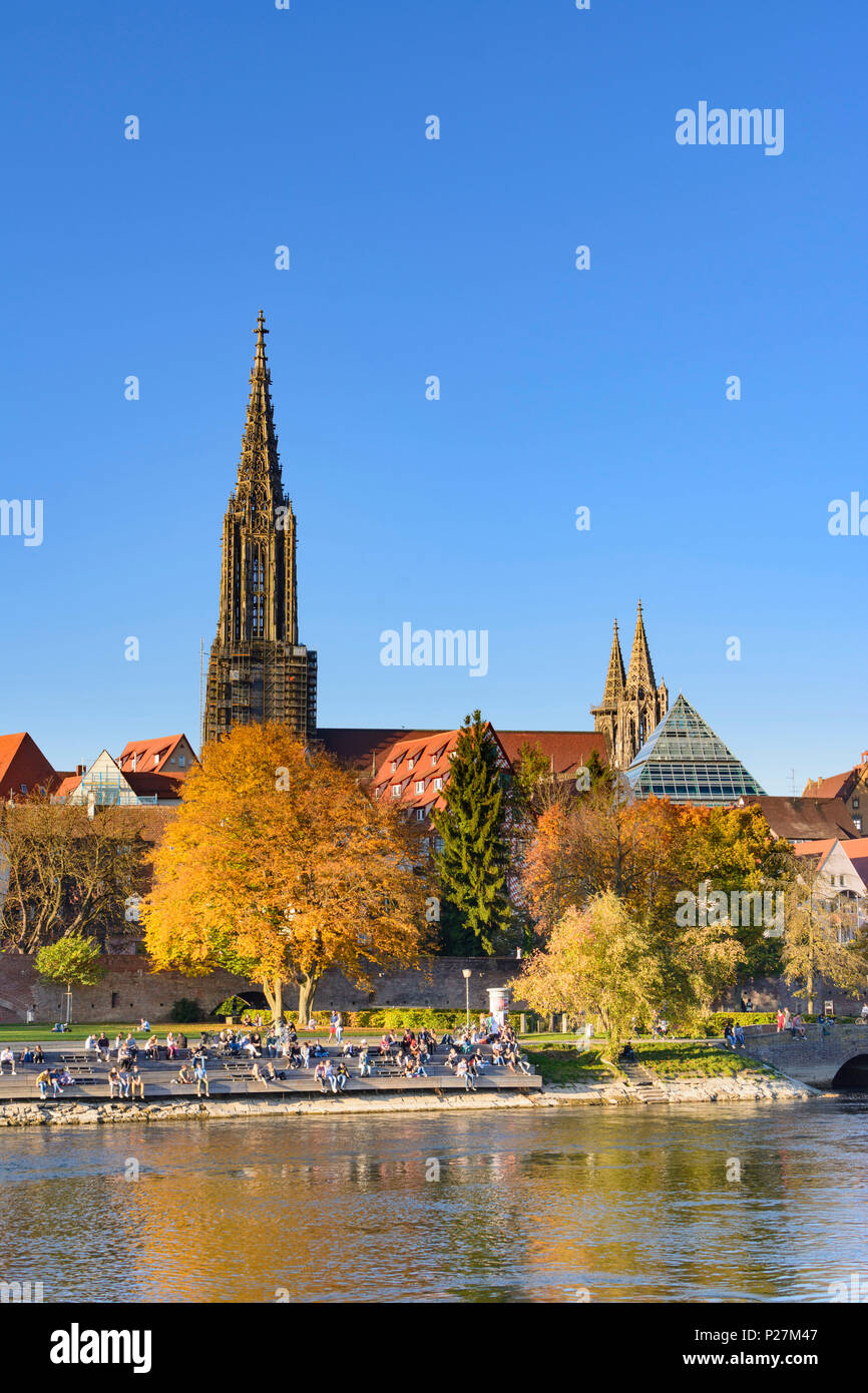 Ulm, river Donau (Danube), church, Ulm Minster, people, Schwäbische Alb (Swabian Alb), Baden-Wurttemberg, Germany Stock Photo