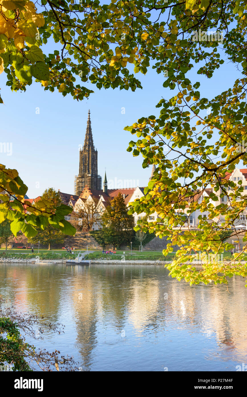 Ulm, river Donau (Danube), church, Ulm Minster, people, Schwäbische Alb (Swabian Alb), Baden-Wurttemberg, Germany Stock Photo