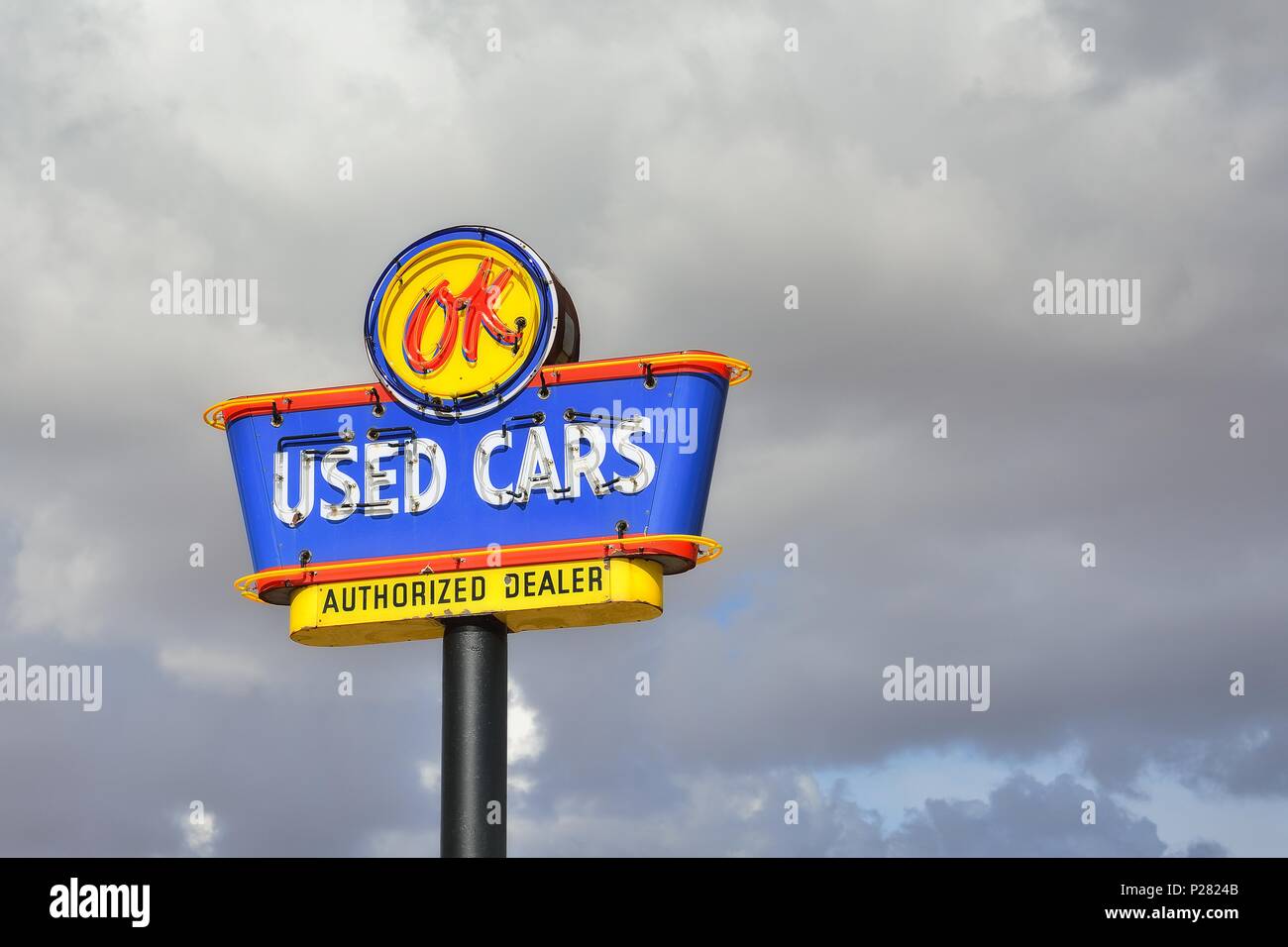 Download Arizona Usa July 24 2017 Ok Used Cars Neon Sign Authorized Dealer Chevrolet Own Used Car Division Stock Photo Alamy