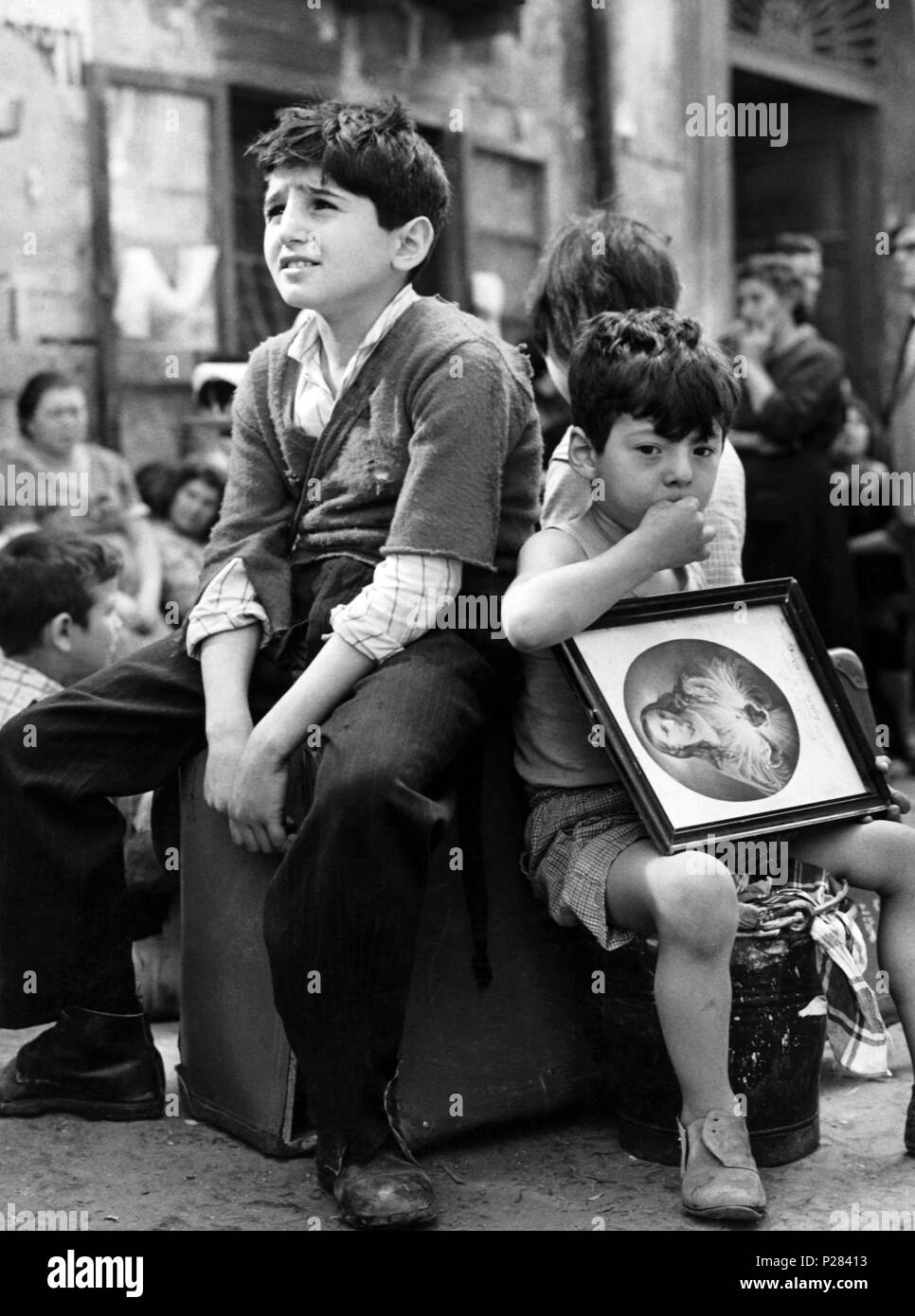 Original Film Title: LE QUATTRO GIORNATE DI NAPOLI.  English Title: FOUR DAYS OF NAPLES, THE.  Film Director: NANNI LOY.  Year: 1962. Credit: M.G.M. / Album Stock Photo