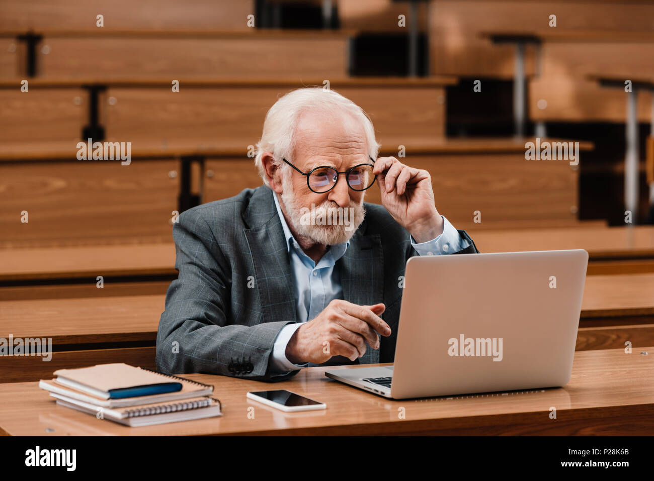 Electronics professor hi-res stock photography and images - Alamy