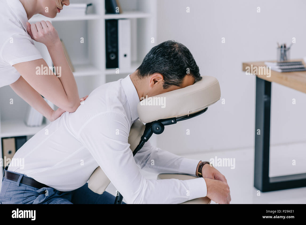 Professional masseuse hires stock photography and images Alamy