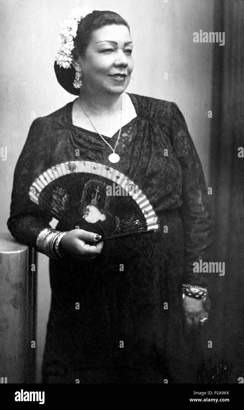 La cantaora La Niña de los Peines (Pastora María Pavón). 1941 Stock Photo -  Alamy