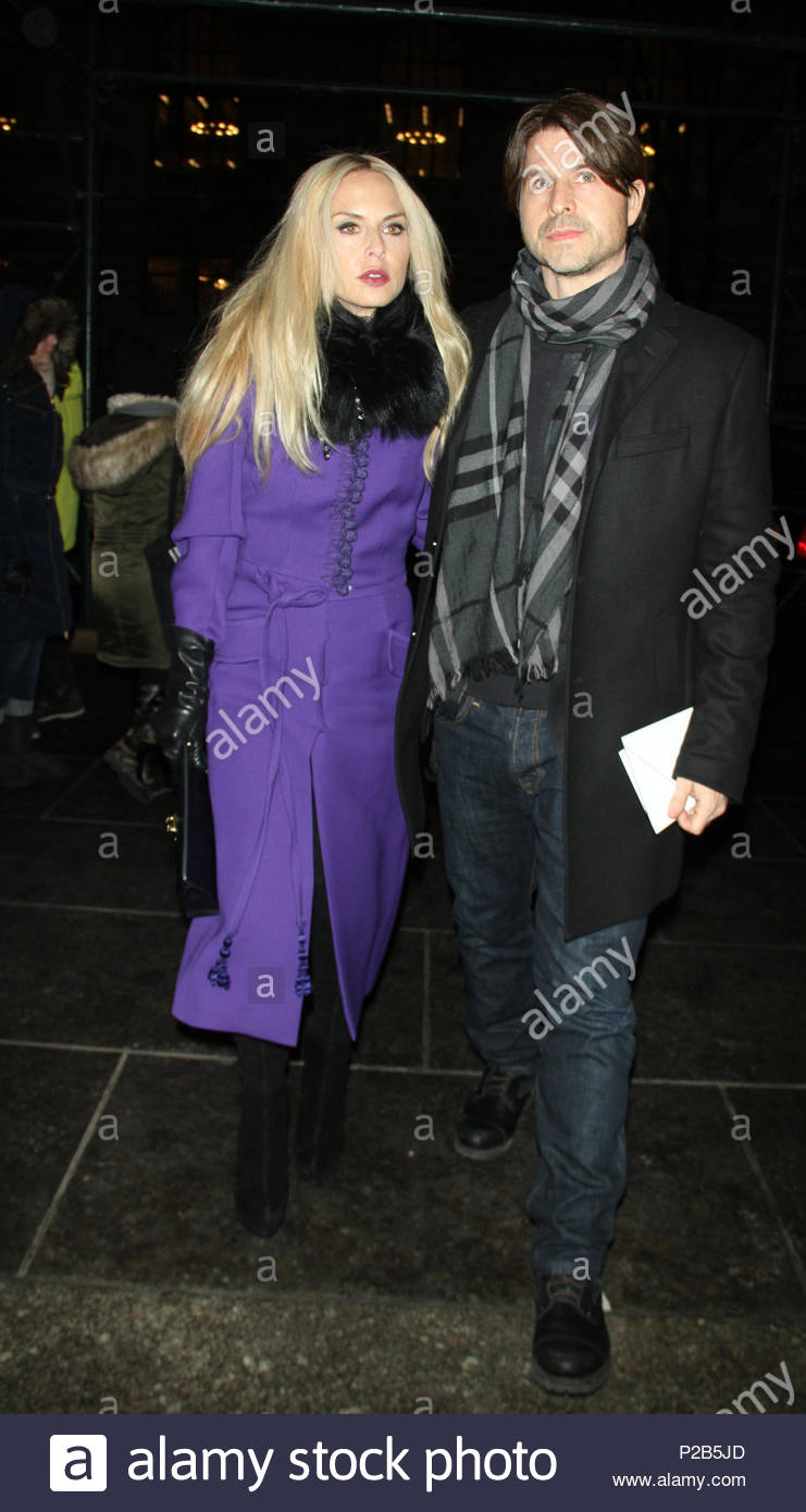 Rachel zoe at oscar de la renta fashion show in new york naked (16 images) Rachel zoe at oscar de la renta fashion show in new york nude (88 pic)