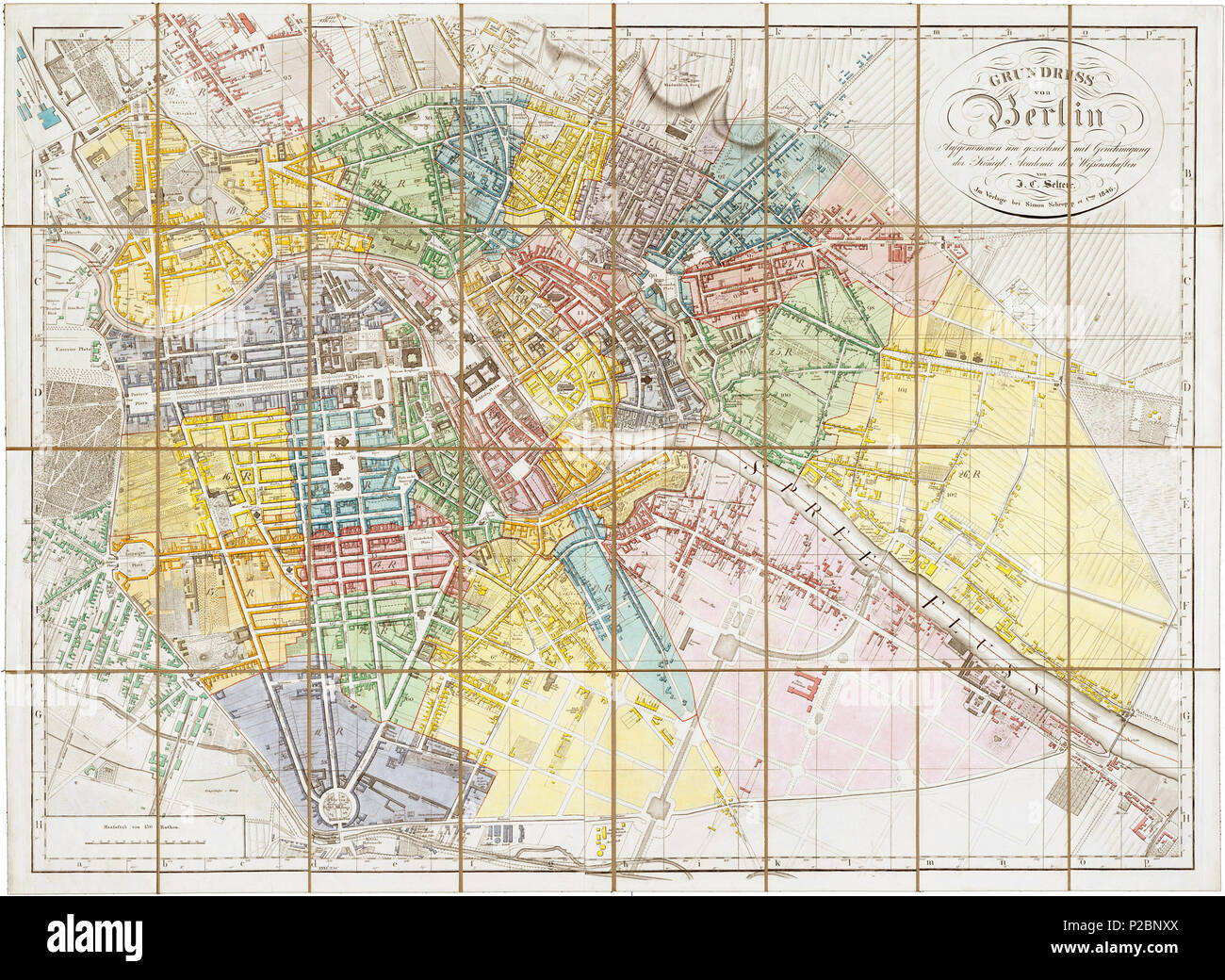 . Grundriss von Berlin Aufgenommen und gezeichnet mit Genehmigung der Königl. Academie der Wissenschaften von J.C.Selter. Im Verlage bei Simon Schropp et Comp 1846.. Deutsch: Der Titel steht rechts oben in einer ovalen Umrandung. Der Rahmen enthält Längen- und Breitengrade (nach Ferro) - die Position des alten Observatoriums auf dem Marstall ist besonders hervorgehoben. In der inneren Rahmenleiste ist ein fortlaufender Maßstab eingebettet. Links unten ist ein Rechteck eingezogen mit einer Maßstabsleiste über 150 Ruthen. Die Teilstädte sind durch unterschiedliche Farben grafisch unterschieden.  Stock Photo
