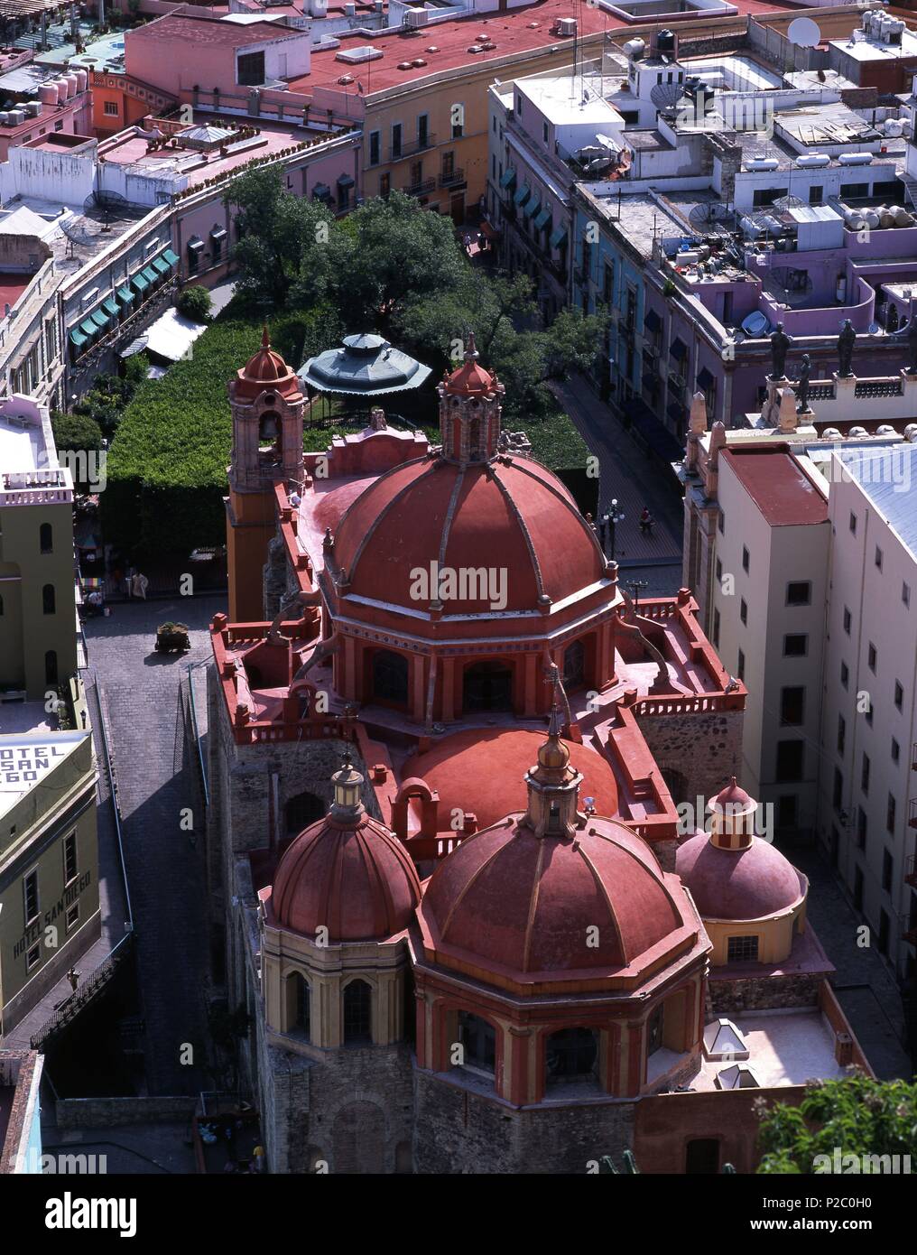 Mexico.Guanajuato.Ciudad de Guanajuato.Templo de San Diego y jardin de La Unión. Stock Photo