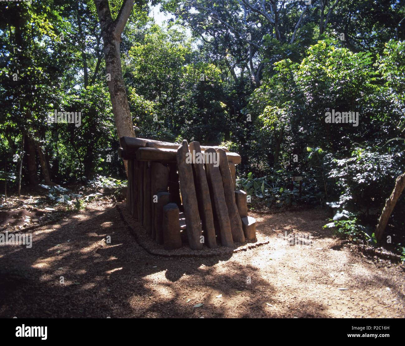 Mexico.Tabasco.Parque Museo La Venta.Cultura Olmeca.Tumba de columnas