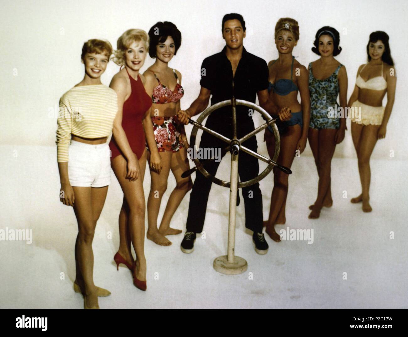 1962 ELVIS PRESLEY in the Movies Photo /"GIRLS GIRLS GIRLS/" STUDIO POSE 003