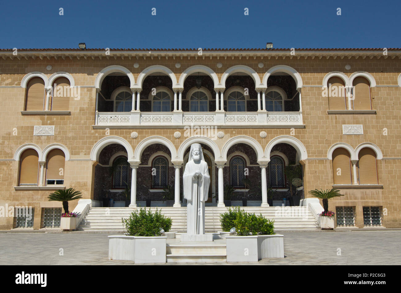 Makarios Statue in front of the Archbishop's Palace in the old town of Lefkosia, Nicosia, Cyprus Stock Photo