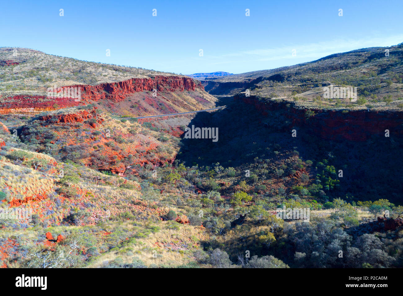 Great northern Highway passing through Munjini East Gorge, Pilbara, Northwest Australia Stock Photo