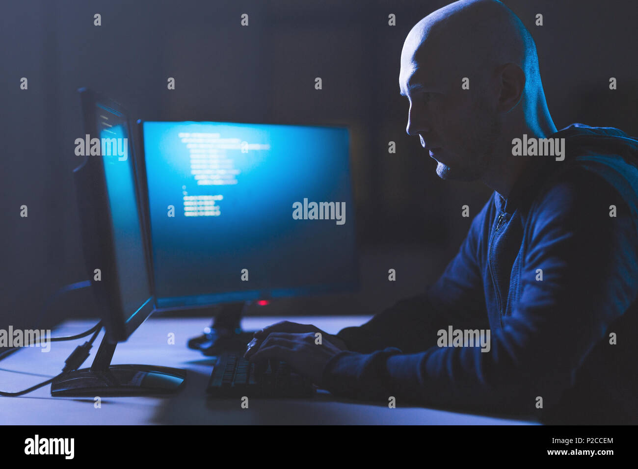 Hacker Writing Command Hacker writing malicious code hi-res stock photography and images - Alamy