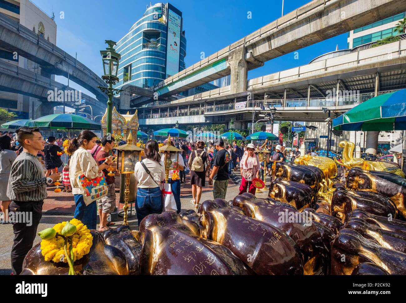 Thailand, Bangkok, Pathum Wan district, the Erawan Shrine houses a statue of Phra Phrom, the