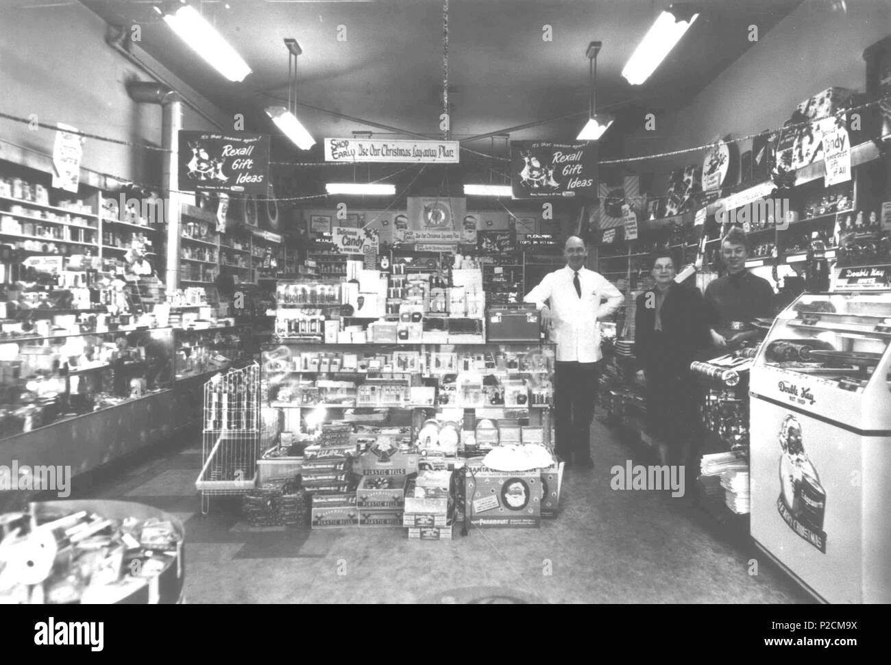 . English Dean's Drug Store circa 1950. Historical images of Beaverton