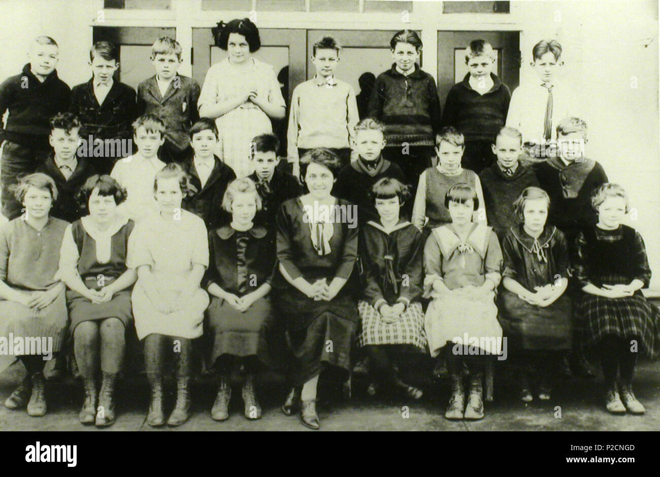 . English: Beaverton School 1921-22. Historical images of Beaverton, Oregon. 1921. Unknown photographer 7 Beaverton School 1921-22 (Beaverton, Oregon Historical Photo Gallery) (24) Stock Photo