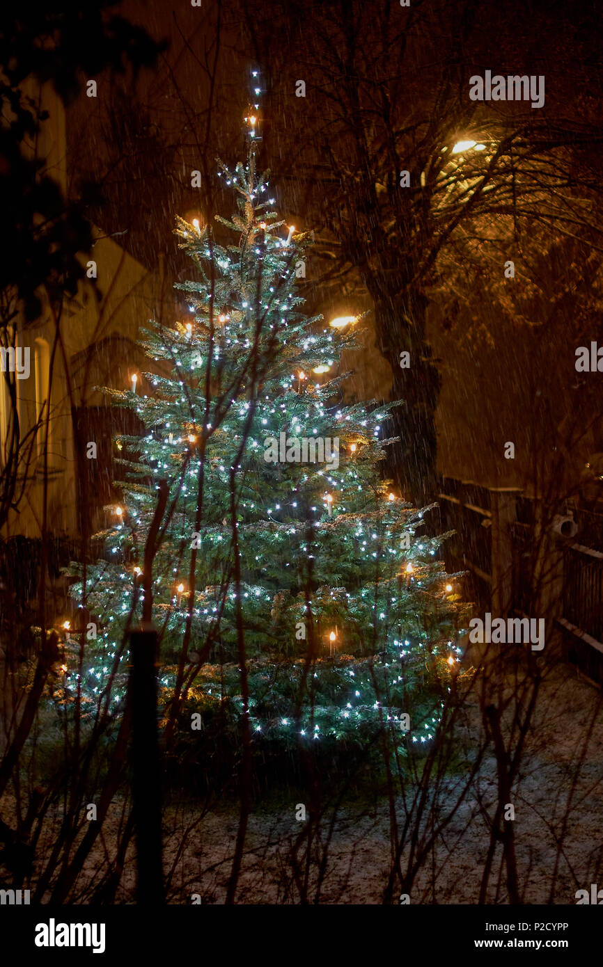 Snowfall in munich hires stock photography and images Alamy