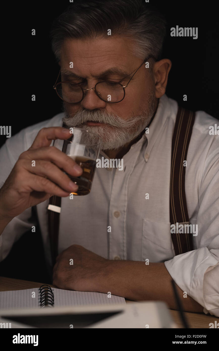 Old man with beard drunk hi-res stock photography and images - Alamy