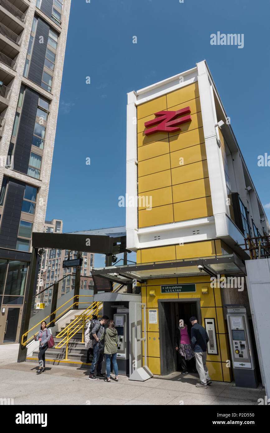 Croydon railway station hires stock photography and images Alamy