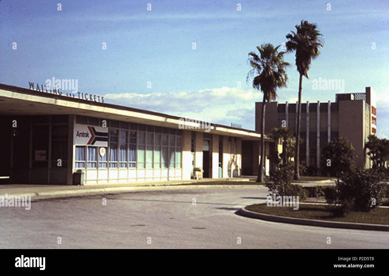 . English: St. Petersburg station in December 1971 . Taken on 25 December 1971. Hikki Nagasaki 18 Entrance to St Petersburg station, December 1971 Stock Photo