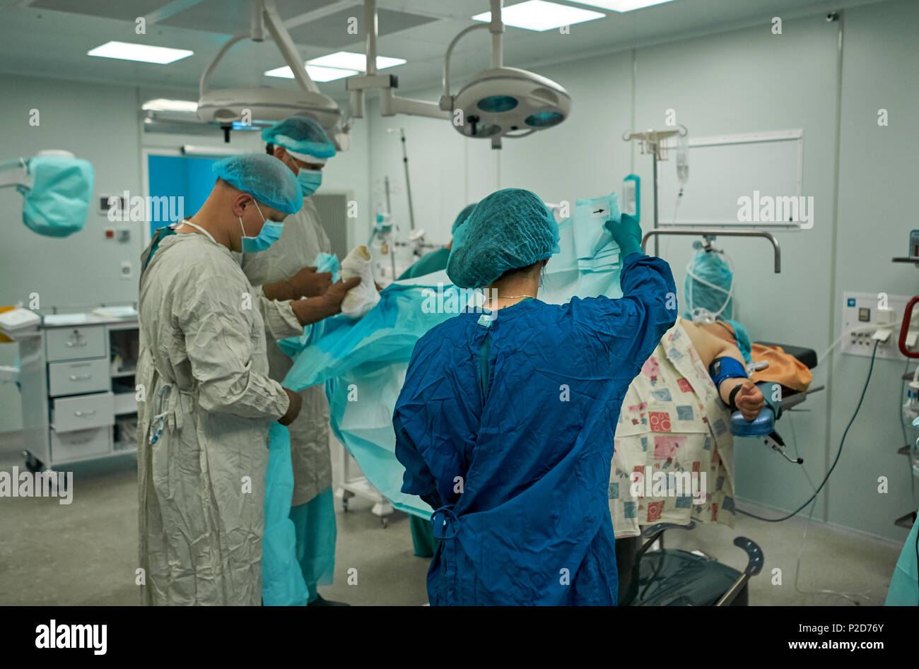 doctors working in the operating room Stock Photo - Alamy