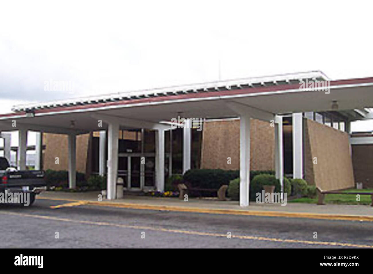 . English Station entrance of the Charlotte, NC Amtrak station. 4/7/05. Hikki Nagasaki 12