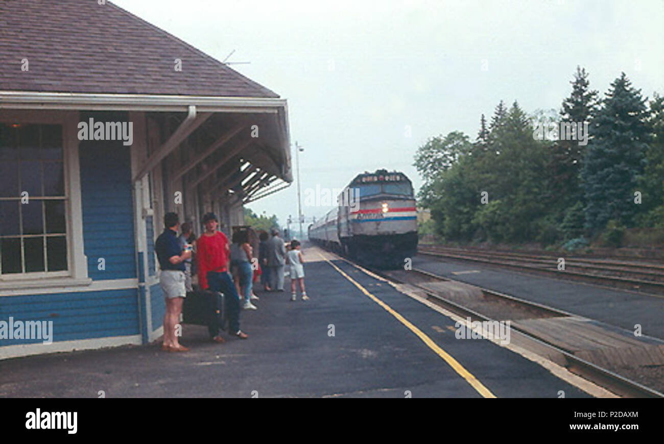 . English: An eastbound Amtrak train at Old Saybrook station in 1989 . 1989. Hikki Nagasaki 17 Eastbound Amtrak train at Old Saybrook, 1989 Stock Photo