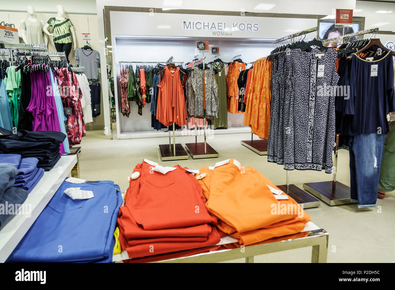 Consignment shop hi-res stock photography and images - Alamy