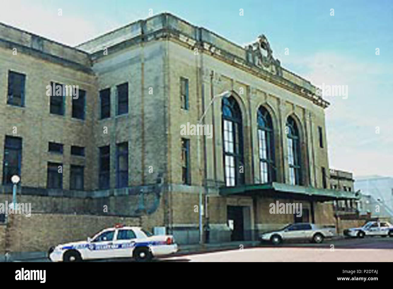 . English The Amtrak station in Texarkana, Arkansas. 10 March 2002. Hikki Nagasaki 62 Texarkana