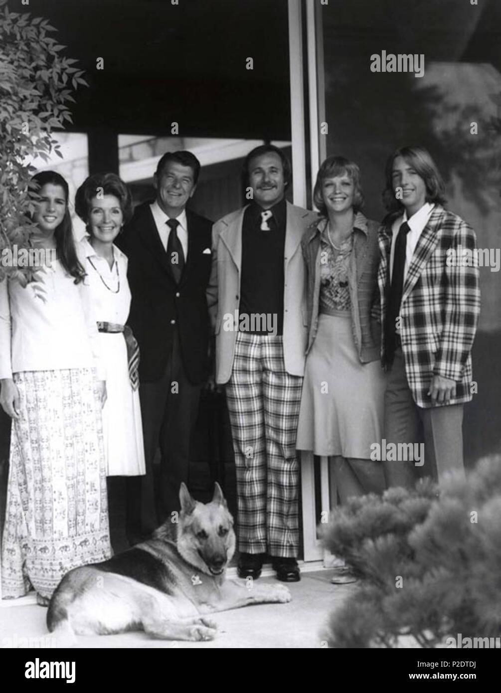 . English: Reagan family . 1976. Unknown 62 The Reagan family in 1976